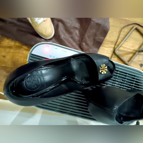 Tory Burch Wedges Size 8 - Picture 2 of 8